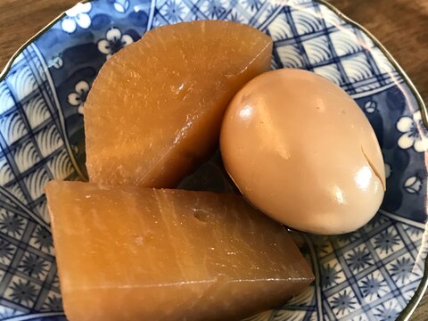 厚切り大根とゆで卵の煮込み